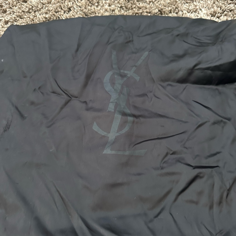Yves Saint Laurent Bag, Patent Leather, Black (Mint condition) - Picture 14 of 14